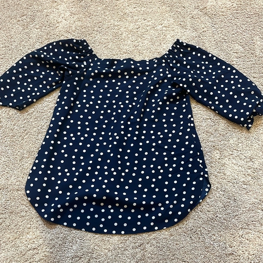 Short sleeve blouse with white polkadots base blue